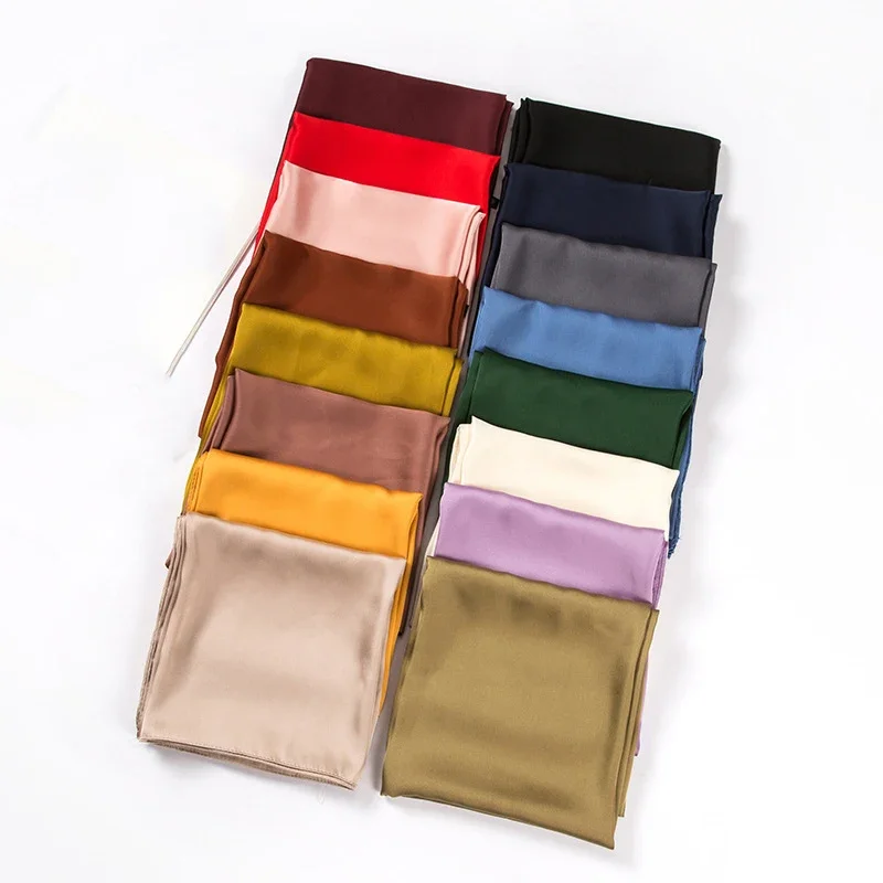 Ascot Neck Scarf - وشاح ساتان نسائي 70 سم بلون