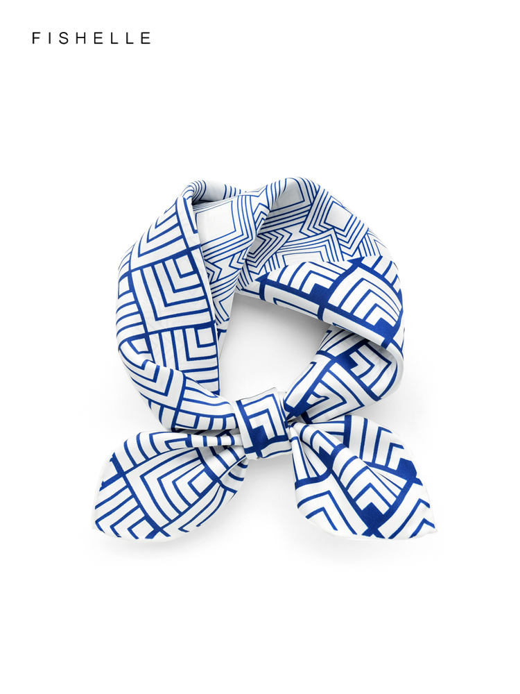 Ascot Neck Scarf - الصينية الكلاسيكية الأزرق الأبيض الخزف الحرير