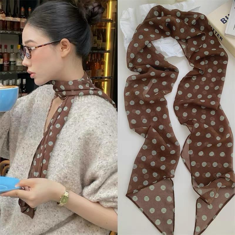 وشاح حريري رفيع بنقشة الزهور و - مراجعة Ascot Neck Scarf وسعره