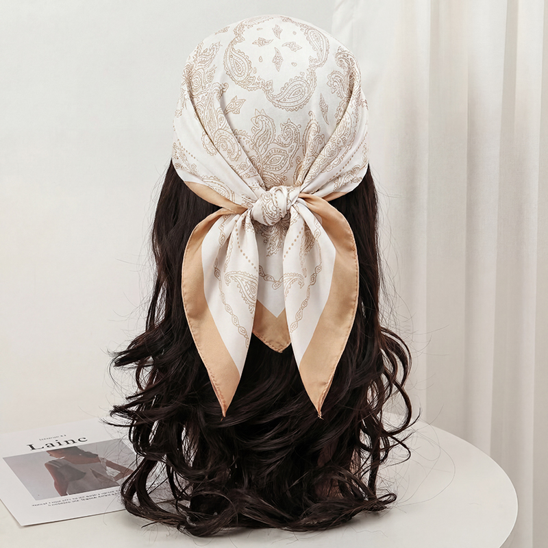 وشاح مربع من الساتان الحريري ب - مراجعة Ascot Neck Scarf وسعره